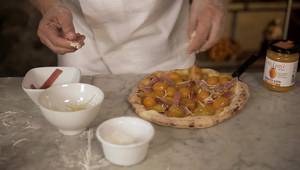 Pizza Crudo e Giallo: Ricetta facile e genuina