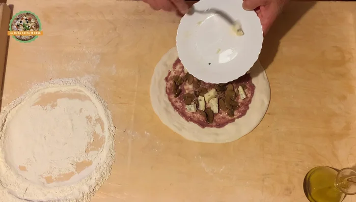 Aggiungere le fettine di speck.