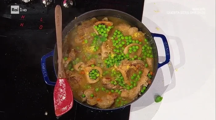 Aggiungere il succo di limone e le foglie di menta strappate a mano a fine cottura. [615.69]