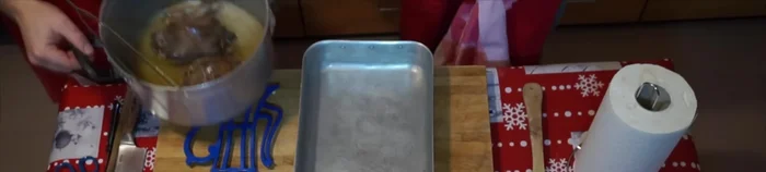 Coprire il tegame con carta alluminio e cuocere a fuoco lento per circa 15 minuti.