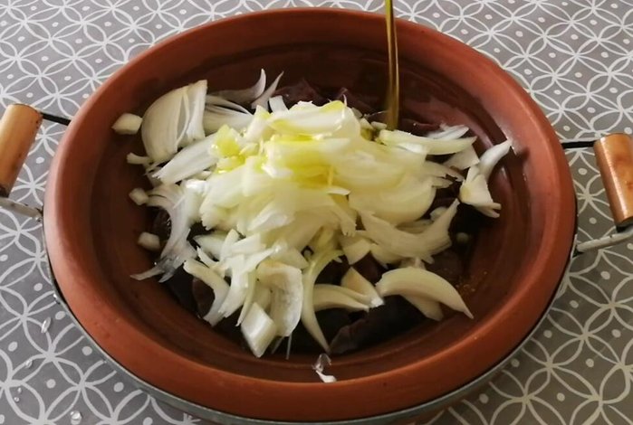 Aggiungere un filo d'olio.