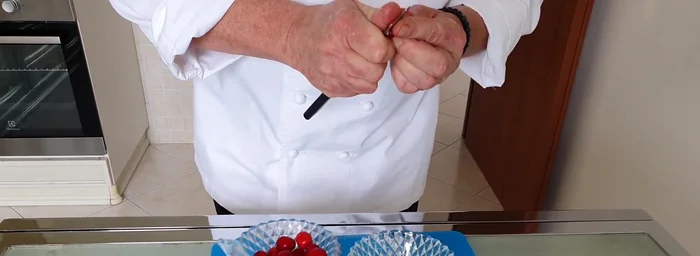 Cuocere il petto d'anatra per circa 15 minuti, girandolo a metà cottura. [97.06, 120.88]