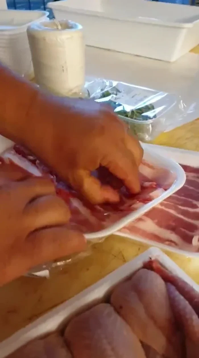 Stendere la pancetta.
