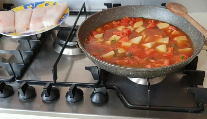 Cuocere per 10 minuti a fuoco lento con coperchio.