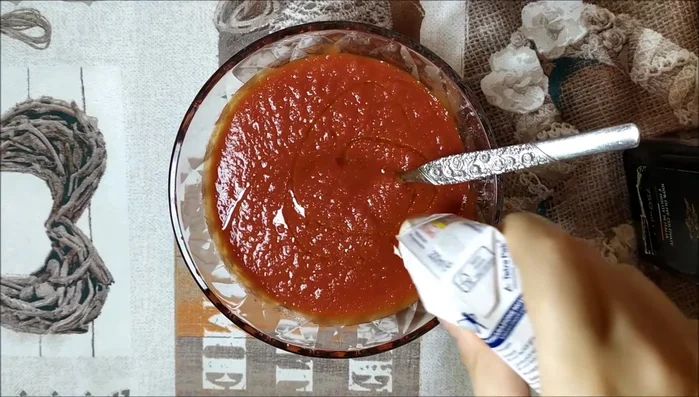 Preparare la besciamella (ricetta non inclusa nel testo).