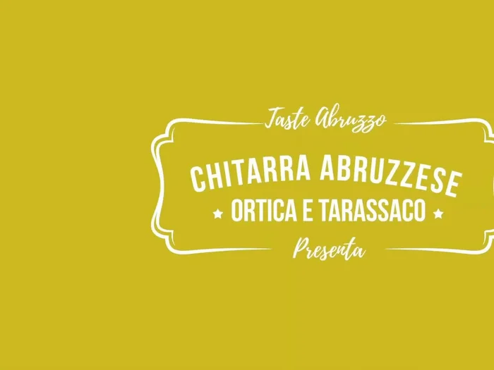 Pulire accuratamente le ortiche e il tarassaco, eliminando le parti più dure. Lavare abbondantemente.
