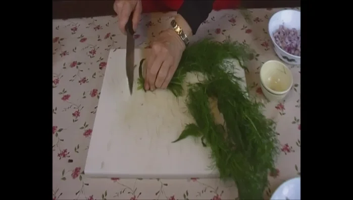 Mettere i gambi più duri del finocchietto nell'acqua di cottura della pasta.