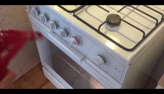 Cuocere per circa un'ora a 180 gradi, considerando i tempi di preriscaldamento (3-4 minuti).