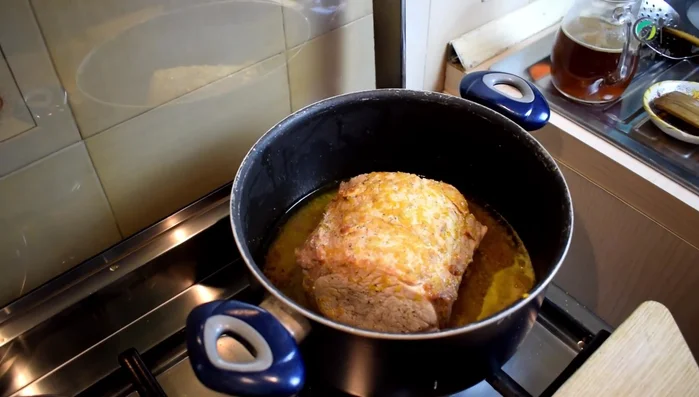 Aggiungere il brodo di carne se necessario.
