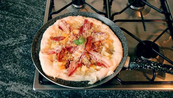 Cuocere in padella per circa 60 secondi.