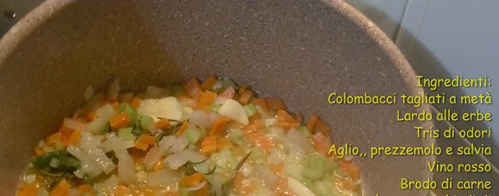 Aggiungere i colombacci e rosolare bene da entrambi i lati.