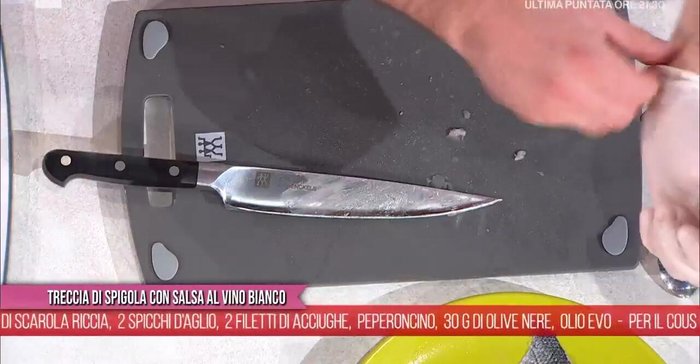 Marinatura: tagliare i filetti a 30 e lasciarli insaporire in una marinata con olio extravergine d'oliva e timo.