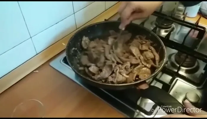 Un minuto prima della fine aggiungere un po' di farina per creare una cremina.