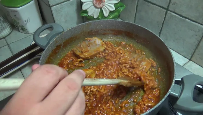 Cuocere le linguine. (208.239)