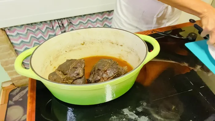Mantenere lo stracotto al caldo.