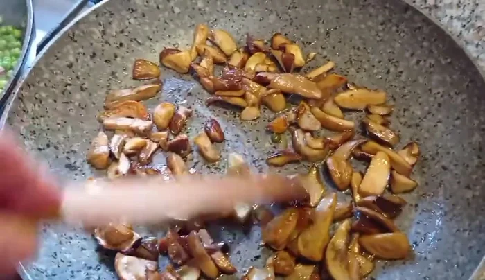 Cuocere in forno per almeno 30 minuti, controllando e girando di tanto in tanto. (335.159)