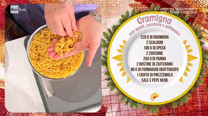 Cuocere la gramigna in abbondante acqua salata. (656.899)