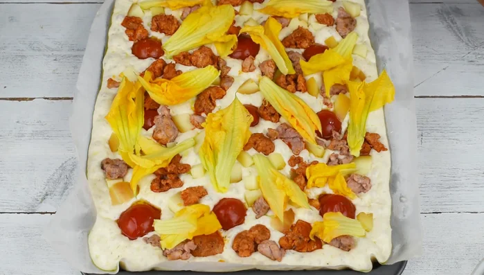 Condire con un filo d'olio d'oliva.