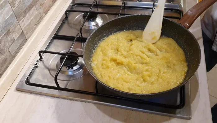 Aggiustare di sale se necessario.