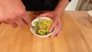 Tartare di Salmone e Avocado: 2 Ricette Deliziose!