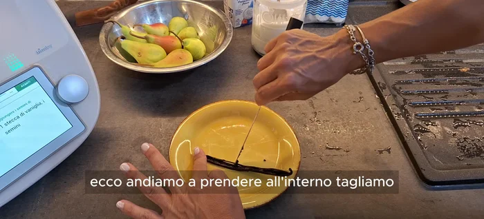 Aggiungere i semi di una stecca di vaniglia.
