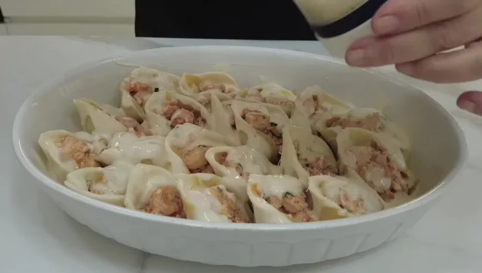 Cospargere con altro olio e parmigiano o grana grattugiato.