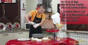 Pizza zucchine e mozzarella: Ricetta veloce con Magic Cooker