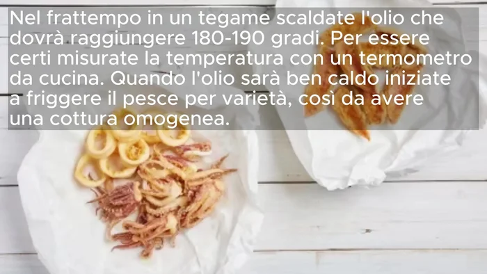 Scaldate l'olio di arachidi in un tegame fino a raggiungere i 180-190°C (utilizzate un termometro).