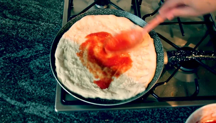 Aggiungere il pomodoro, meno rispetto al solito.