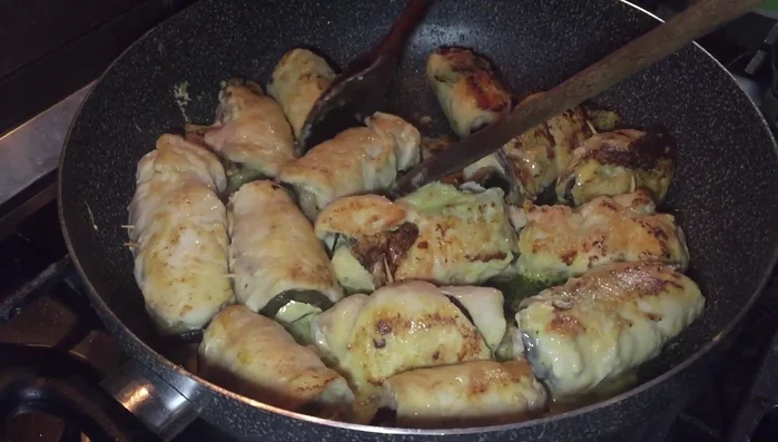 Sfumare con il vino bianco frizzante.