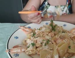 Paccheri con Ricotta di Bufala e Gamberetti: Ricetta facile e gustosa