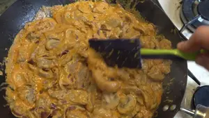Manzo alla Stroganoff: Ricetta Russa con Tocco Italiano