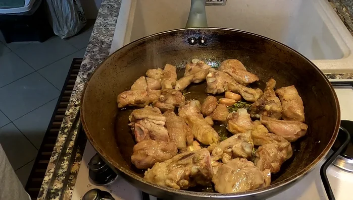 Aggiungere l'insaporitore per arrosti.