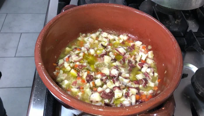 Sfumare con del Verdicchio.