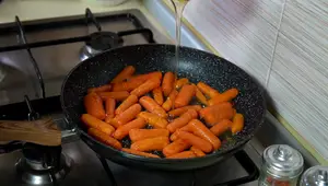 Carote Glassate: Ricetta Facile e Veloce - Contorno Perfetto!