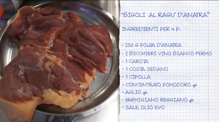 Aggiungere la polpa d'anatra e lasciar cuocere fino a fine cottura.