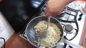 Strozzapreti al Guanciale e Crema di Pecorino: Ricetta Facile e Veloce