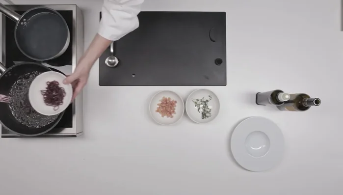 Spostare gli spaghetti in una fondina.
