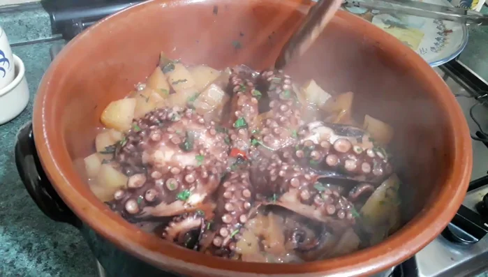 Mescolare delicatamente e cuocere per altri 2-3 minuti.