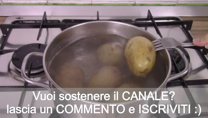 Scolarle e sbucciarle.