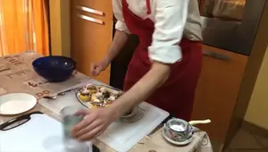 Pesche Ripiene all'Amaretto: Ricetta Piemontese Facile