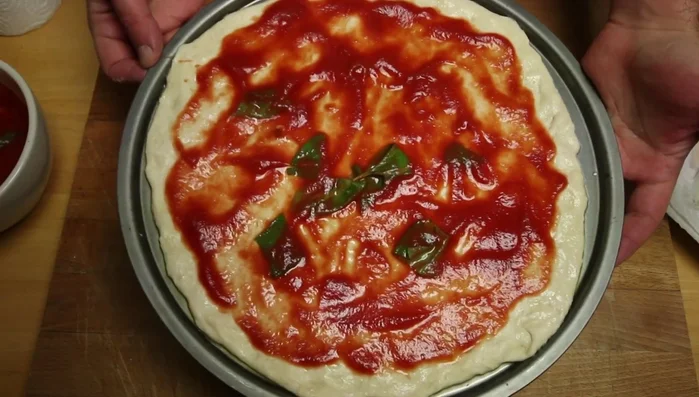 Infornare in forno preriscaldato a 250°C per circa 6-7 minuti.