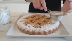 Crostata Montata Mele, Noci & Uvetta: Ricetta Facile e Veloce