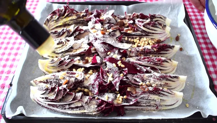 Aggiungere un altro filo d'olio. [316.07]