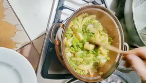 Seppie con Piselli: Ricetta facile e gustosa di Nonna Picetto