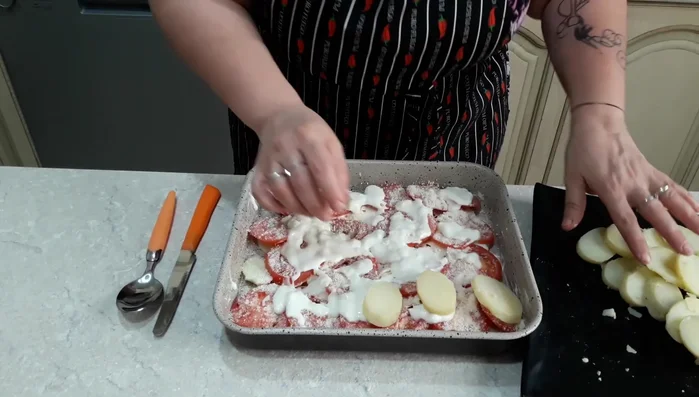 Completare con un altro strato di patate.