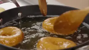 Ciambelle Fritte Soffici: Ricetta Facile e Veloce