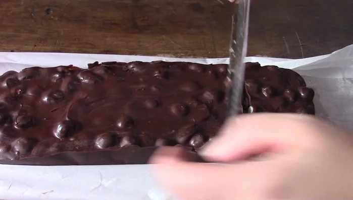Avvolgere in carta forno e poi in carta da regalo, se si desidera regalarlo (238.799).