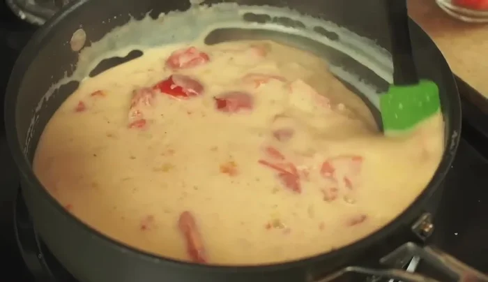 Spegnere il fuoco e mettere da parte la salsa.