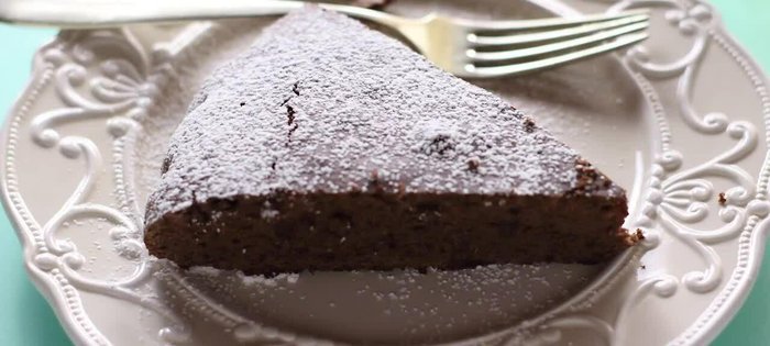 Cuocere in forno a 180°C per circa 30 minuti. (Verificare la cottura con uno stecchino).